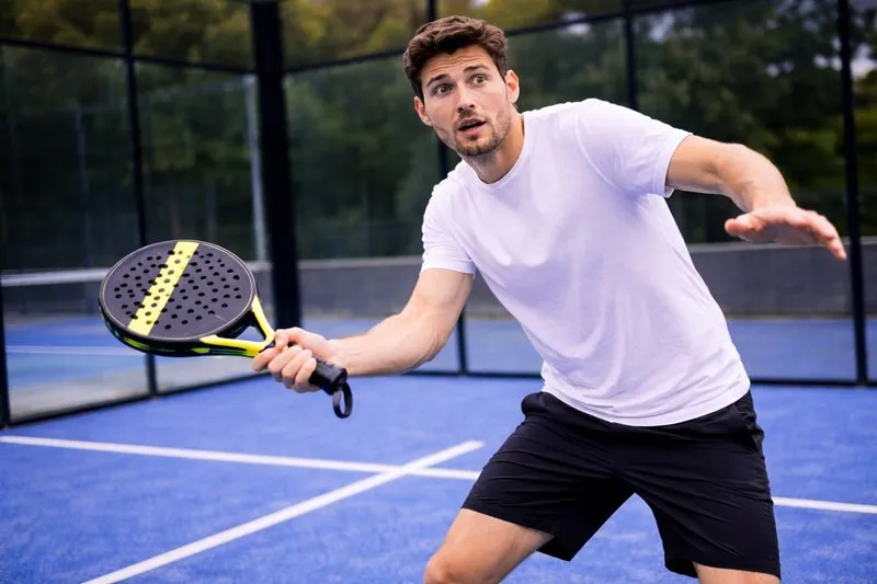 Cómo empezar a jugar al pádel